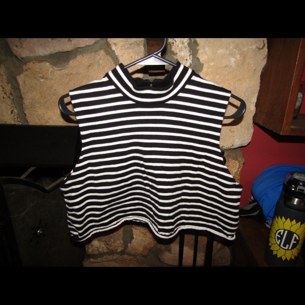 Black & White Striped Crop Top